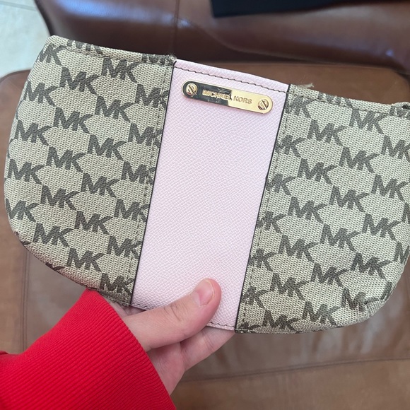 Michael Kors Belt leather mini side purse size Large - Picture 6 of 7